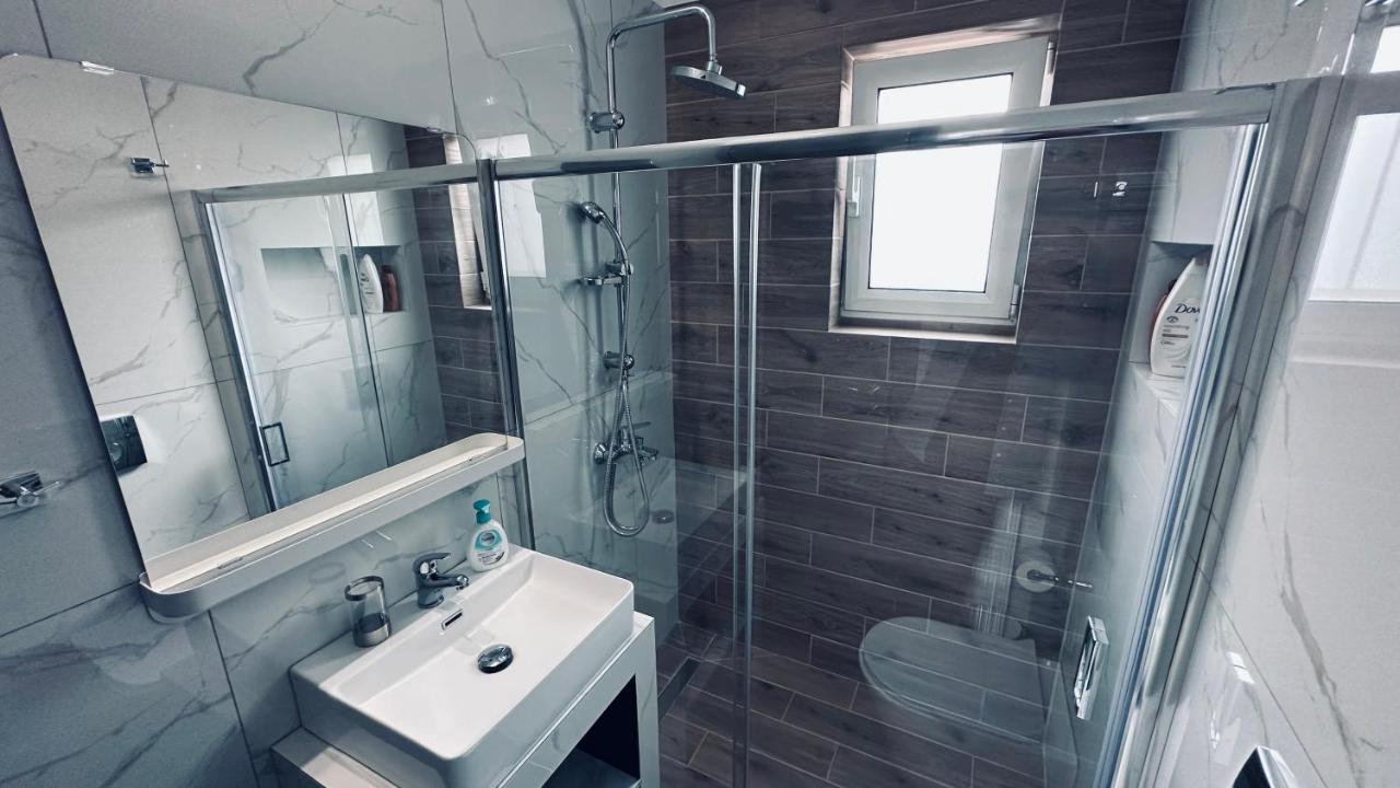 Hodos Luxury Apt Near Ath-Airport Markópoulon Eksteriør billede